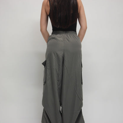 PANTALÓN BAGGY GRIS